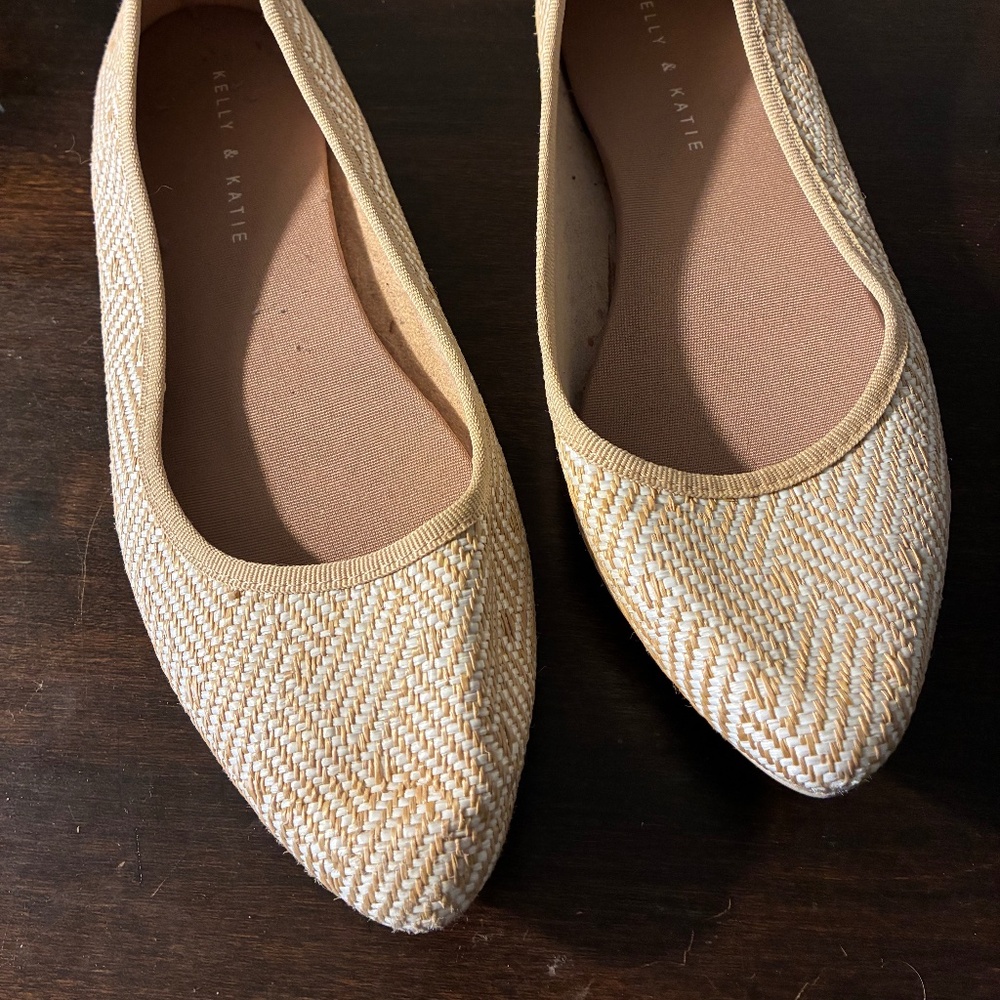 Kelly & Katie Woven Point Shoes 8.5 M